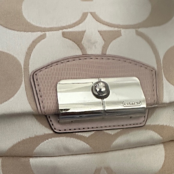 Coach Cream and Pink crossbody Bag - Picture 14 of 15